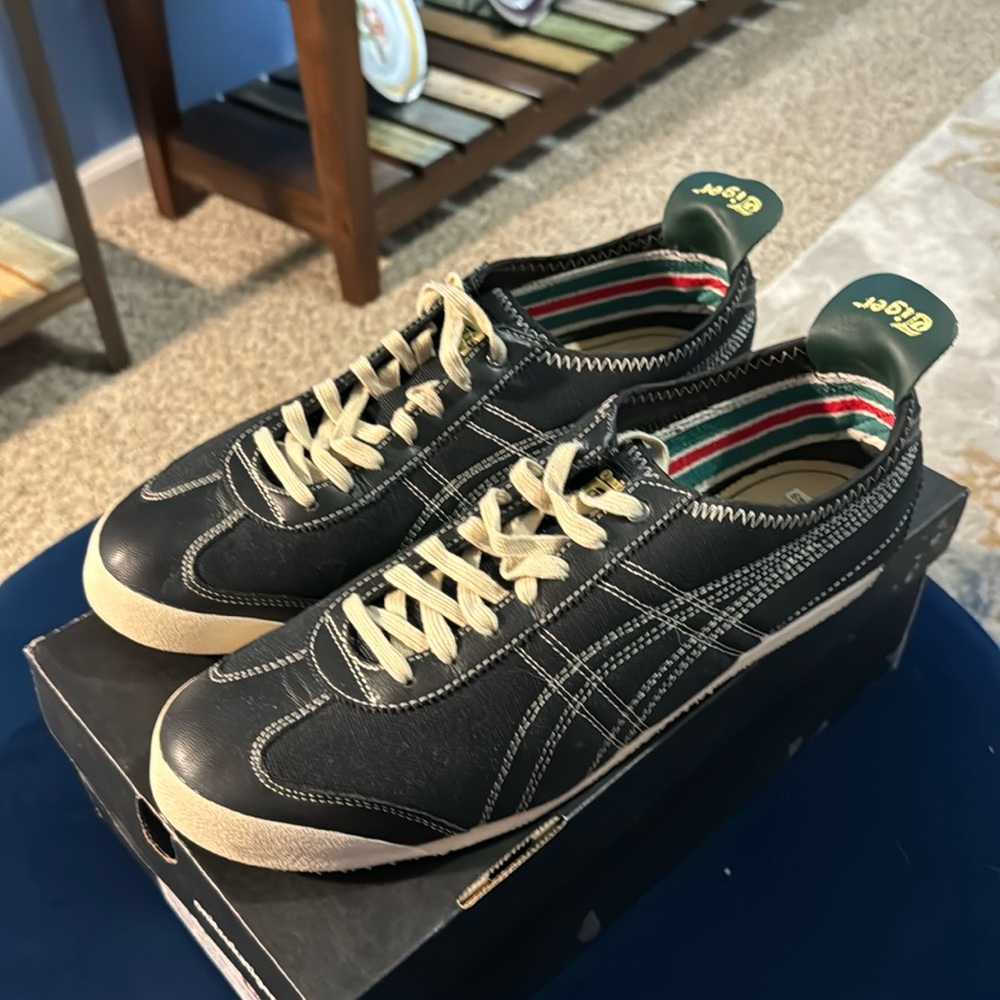 Onitsuka Tigers Mexico 66 New in box Size 11
